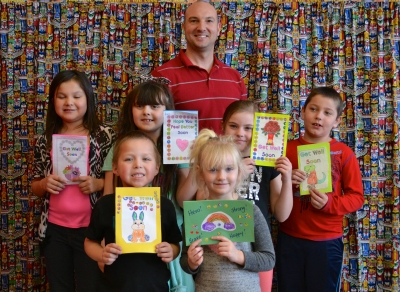 St. David Students Make Cards of Compassion